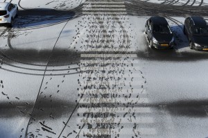 Sporen op het zebrapad.