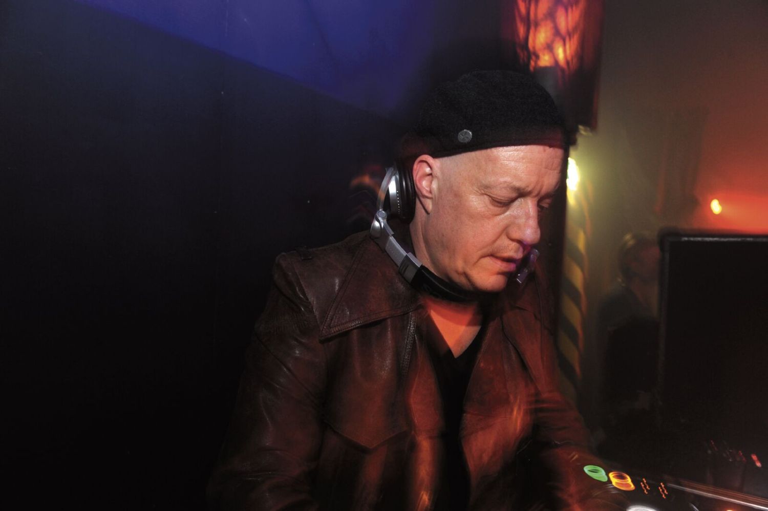 DJ Dimitri bij Vrijmibo Bij Storm op 6 april