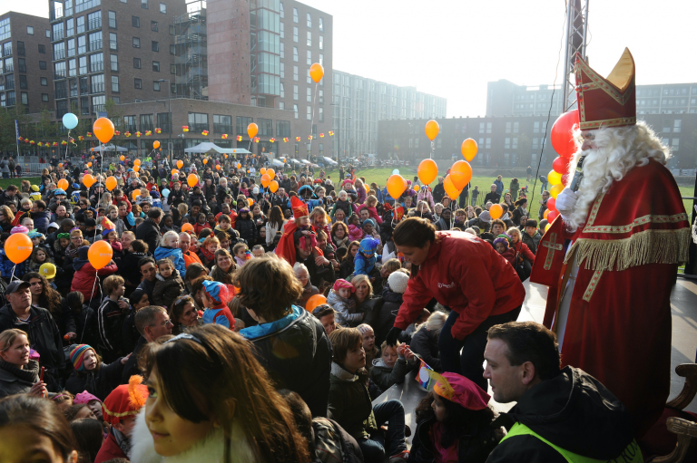Sinterklaasintocht in de haven IJburg op zaterdag 23 november