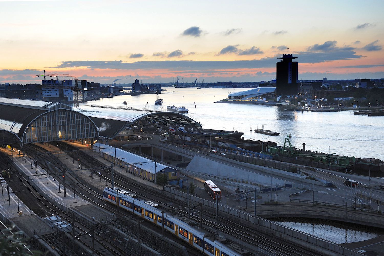 Lobbygroep pleit voor tijdelijke Snelbrug over het IJ, ‘verkeersinfarct dreigt’
