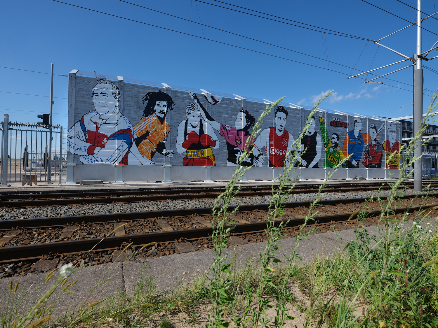 Straatkunst siert tramremise Zeeburgereiland