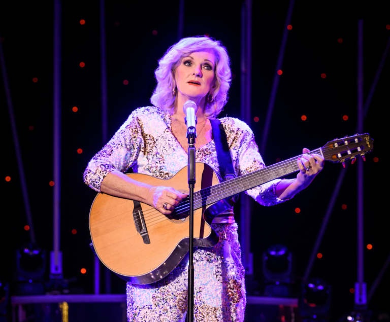 Tineke Schouten komt met jubileumshow: Dubbel