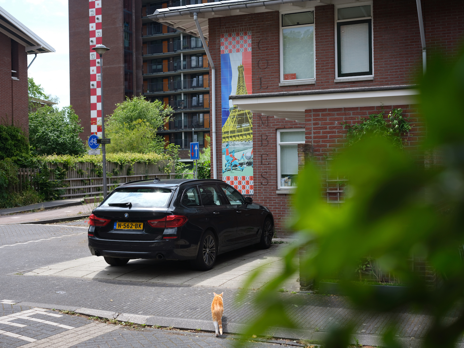 Buurtbewoners herstellen cultuurgoed van Ajax in Park de Meer, maar wie betaalt de rekening?