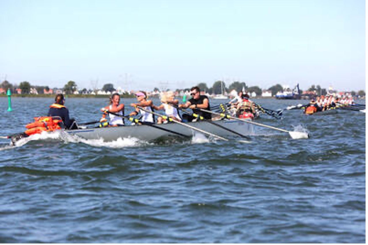 IJmeer Challenge 2023, spectaculaire roeiwedstrijden voor de kust van IJburg