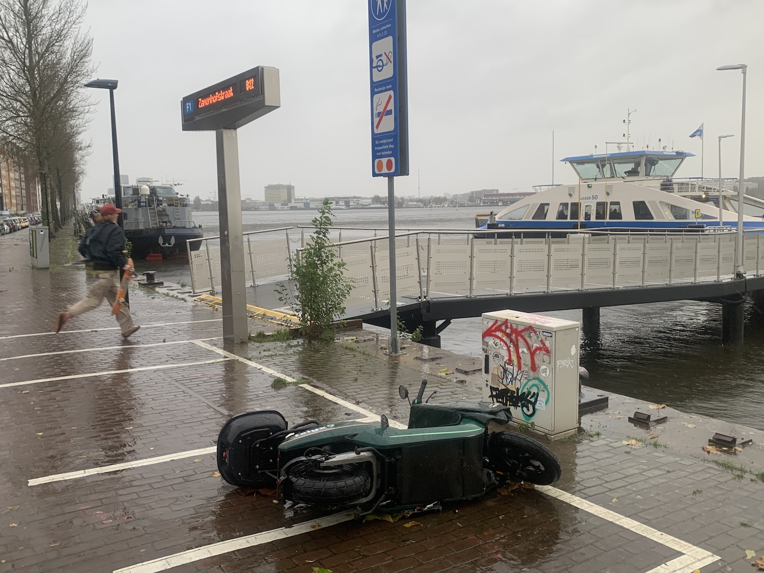 Schade storm Ciarán in Amsterdam blijft beperkt
