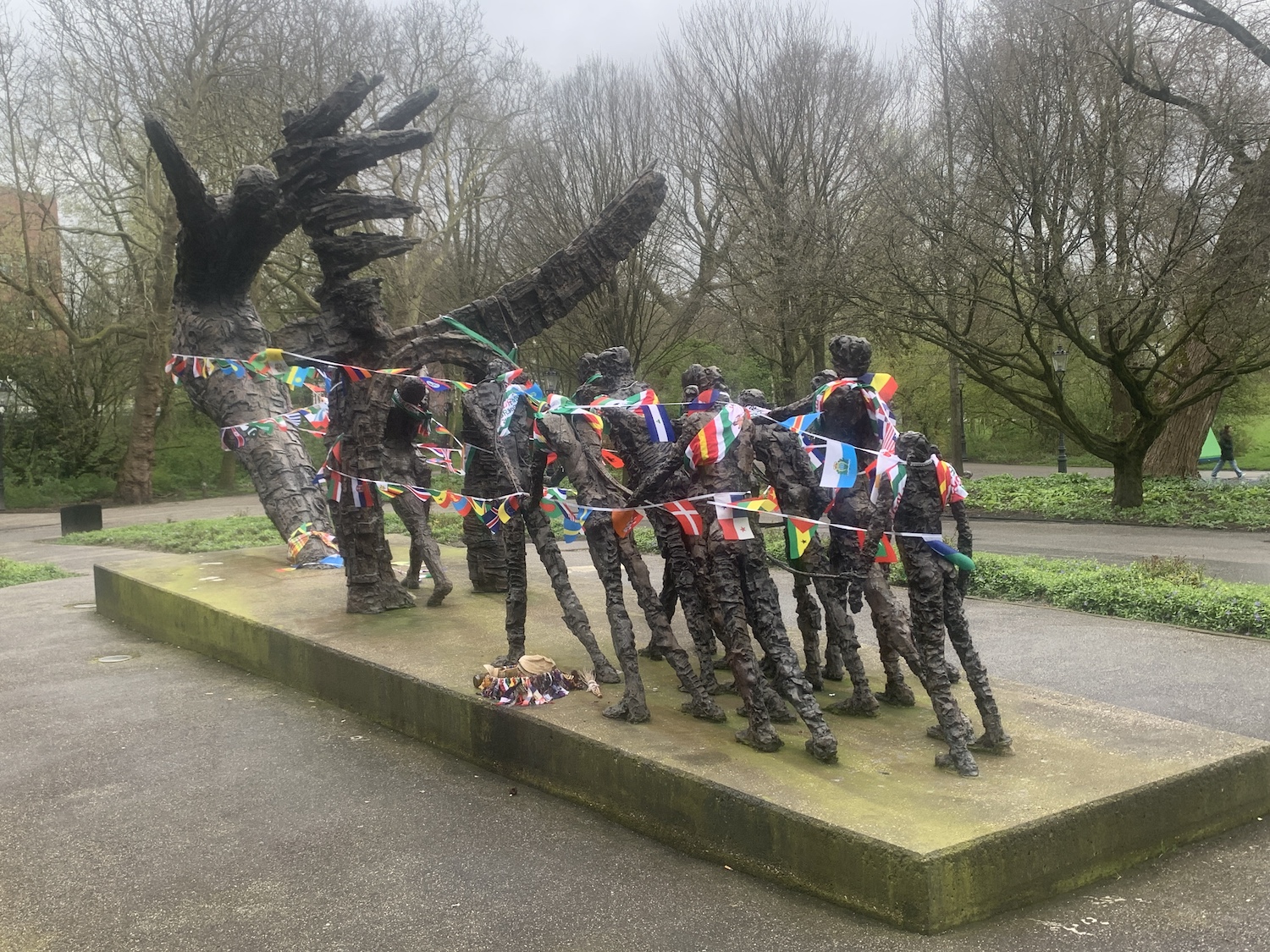 Opknapbeurt voor slavernijmonument in het Oosterpark