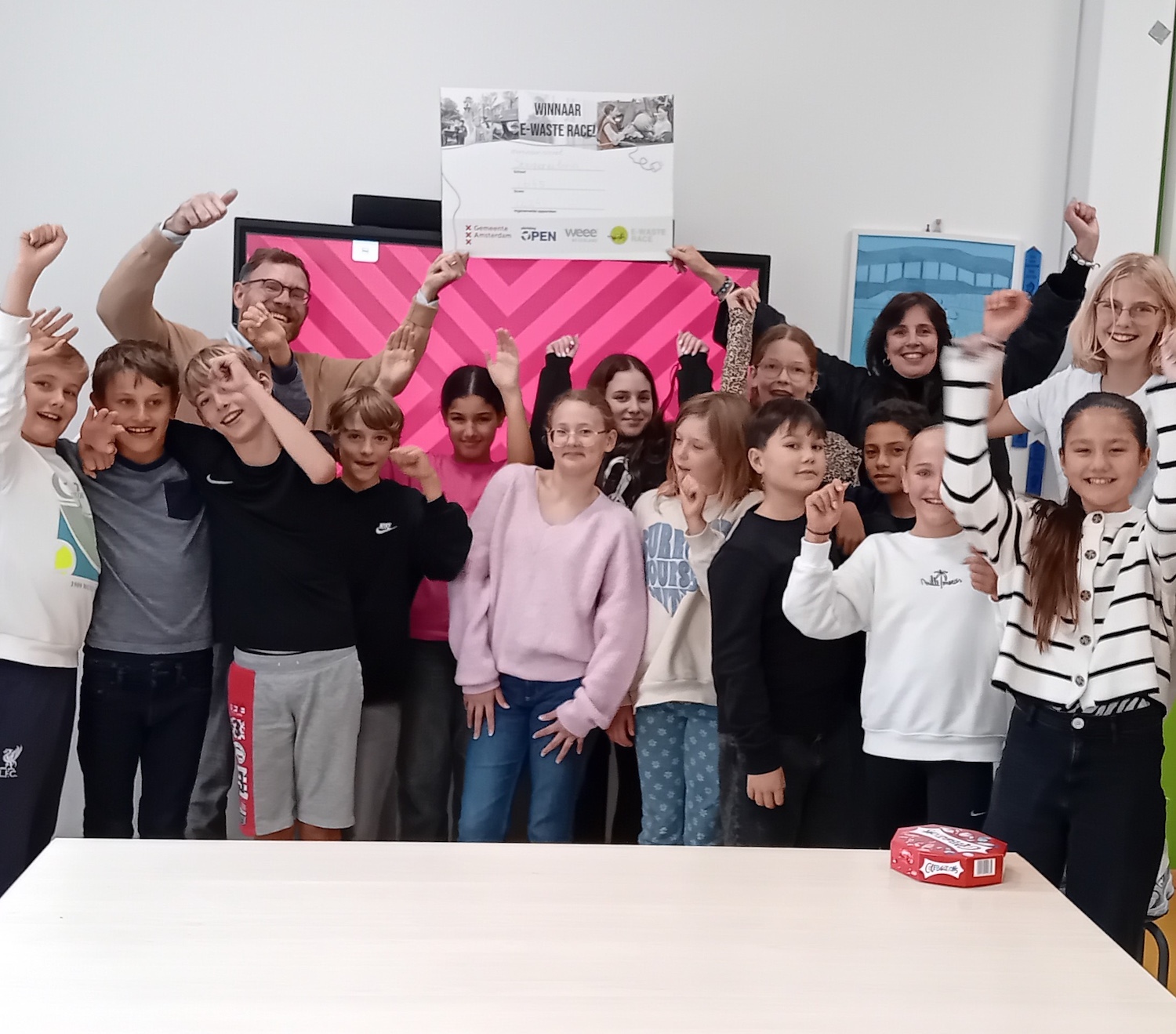 Basisschoolleerlingen ten strijde tegen het elektronisch afval tijdens E-waste Race