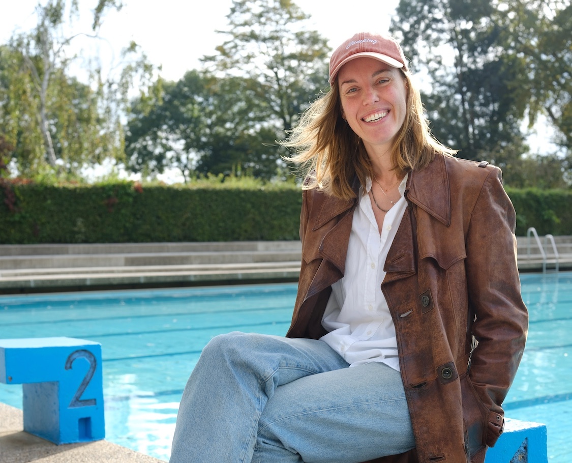 Femke Heemskerk, voormalig topzwemster, trekt nu haar baantjes in Oost