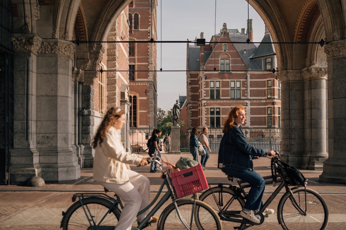 Wat doen inwoners van Amsterdam Oost meestal in het weekend?