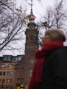 Op Sint Maarten brandt het licht weer in de klok van de Muiderkerk