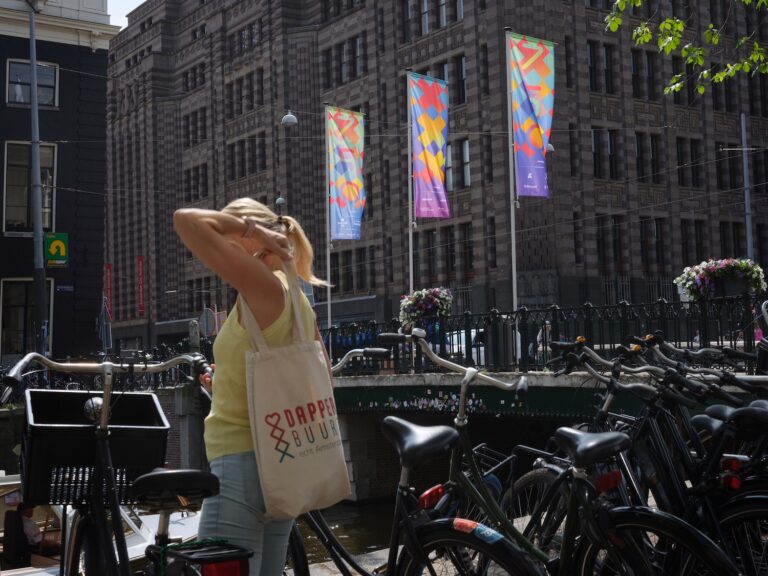 De eerste Amsterdammer at geen vis
