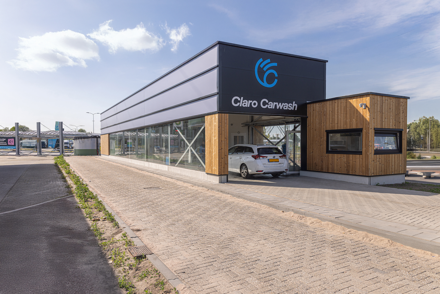 Korting en winactie bij nieuwe wasstraat Claro Carwash Muiden