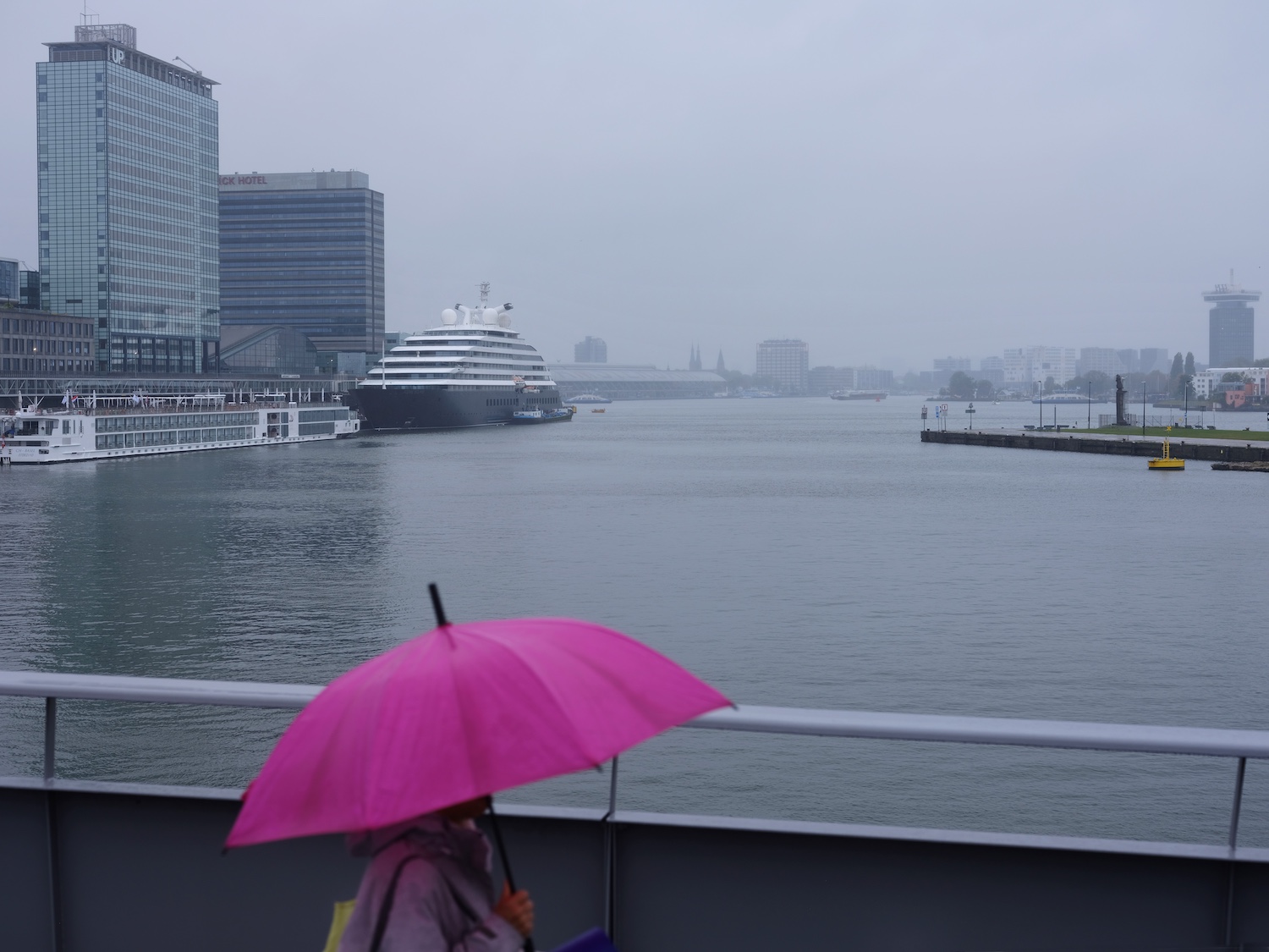 Cruiseterminal Piet Heinkade saboteert gemeentelijk beleid