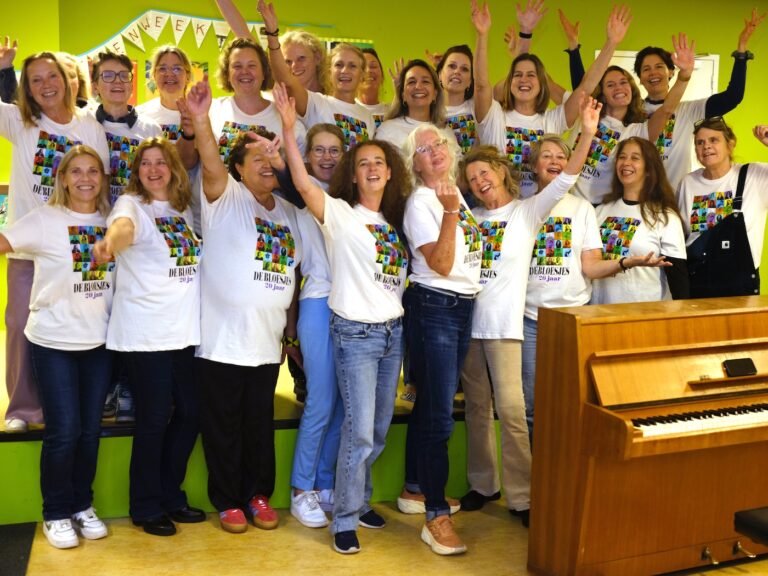 Samen zingen én lief en leed delen: vrouwenpopkoor De Bloesjes viert 20-jarig jubileum