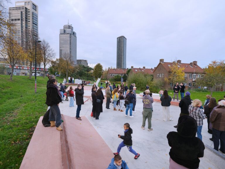 Skaten en freerunnen op gloednieuw park in Amsteldorp, ‘the valley of bricks’