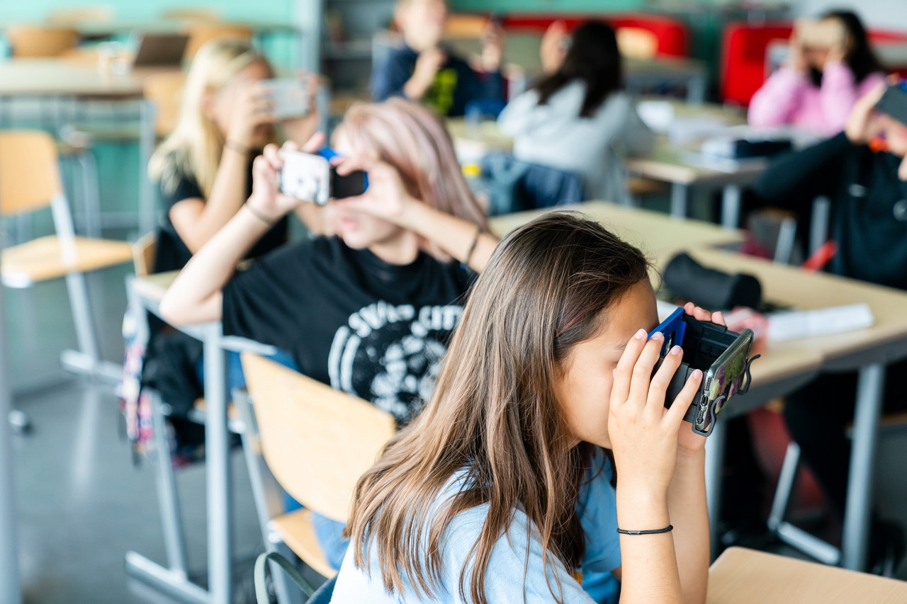 Middelbaar montessorionderwijs op IJburg en Zeeburg: zelfstandig leren, samen groeien