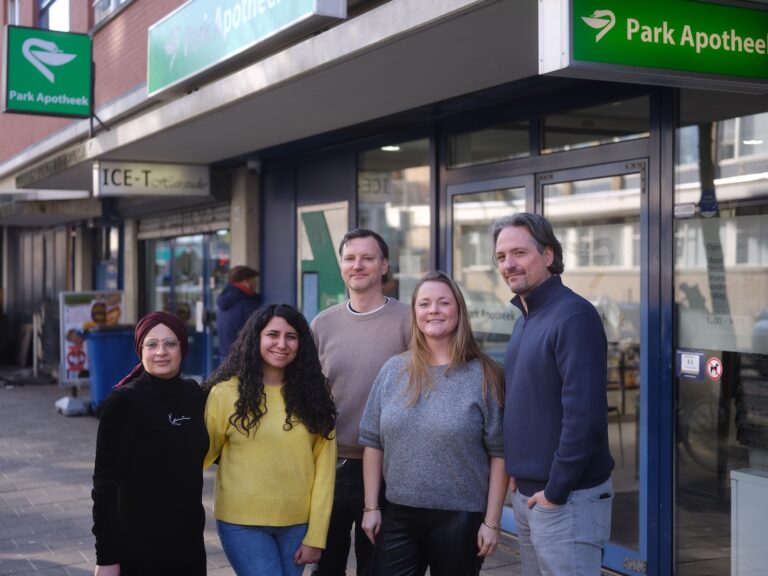 Park Apotheek verhuisd naar de Camperstraat: ‘Dichter bij huisartsen, dichter bij de buurt’