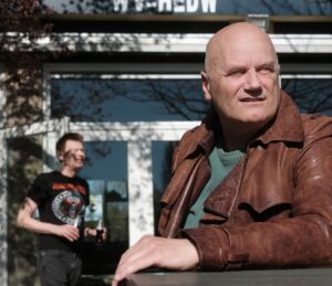 ‘Nu roep ik af en toe come on girls’