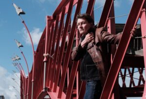 Acteur Harpert Michielsen bungelt aan de Pythonbrug. ‘Een docent zei ooit: je moet willen winnen’