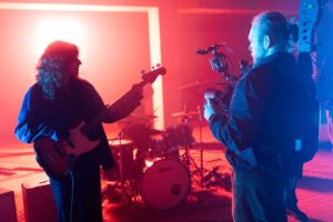 Band uit Oost maakt videoclip in Bijlmerbajes