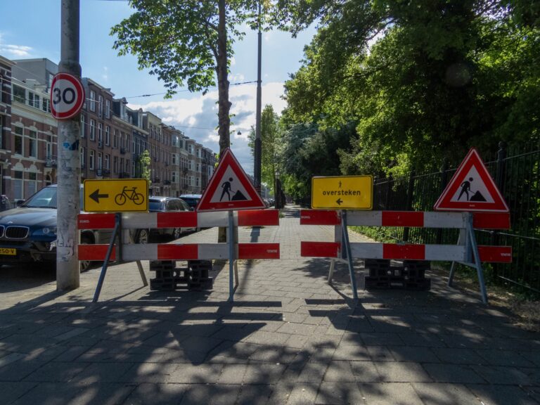 Oost ligt helemaal open, bewoners verzuchten: ‘Het is echt niet meer te doen’