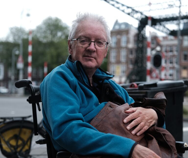 Rob Zwetsloot, tv-pionier en punkzanger, houdt niet zo van gecontroleerd worden