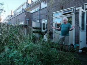Schaaltjes water en kattenbrokken: Alles voor de egels in Betondorp