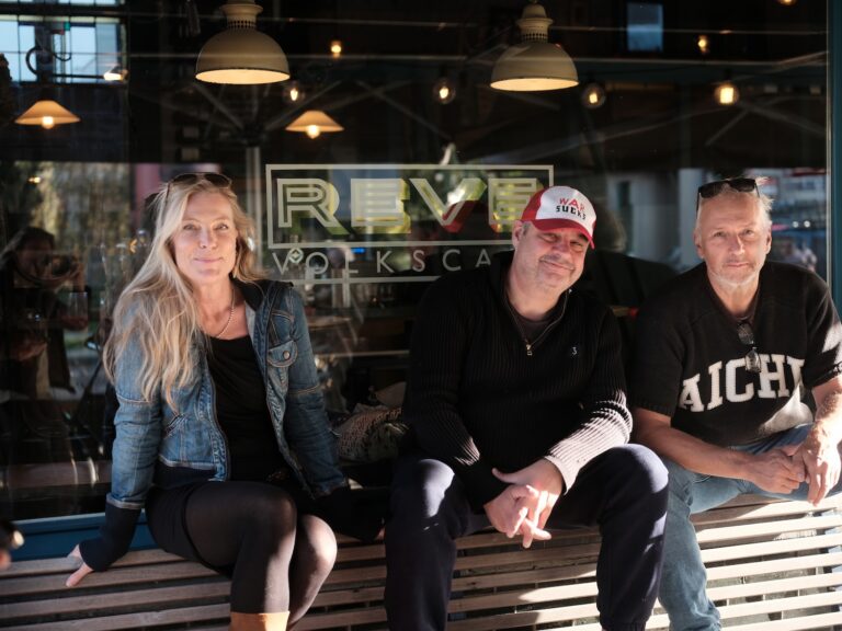 Eva, Frank en Rolf openen hun volkscafé: ‘Bij Reve ben je nooit alleen’